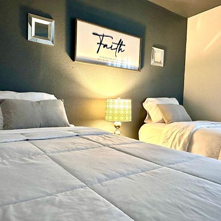 Traveler Stay Plus Eagle Pass Exterior photo